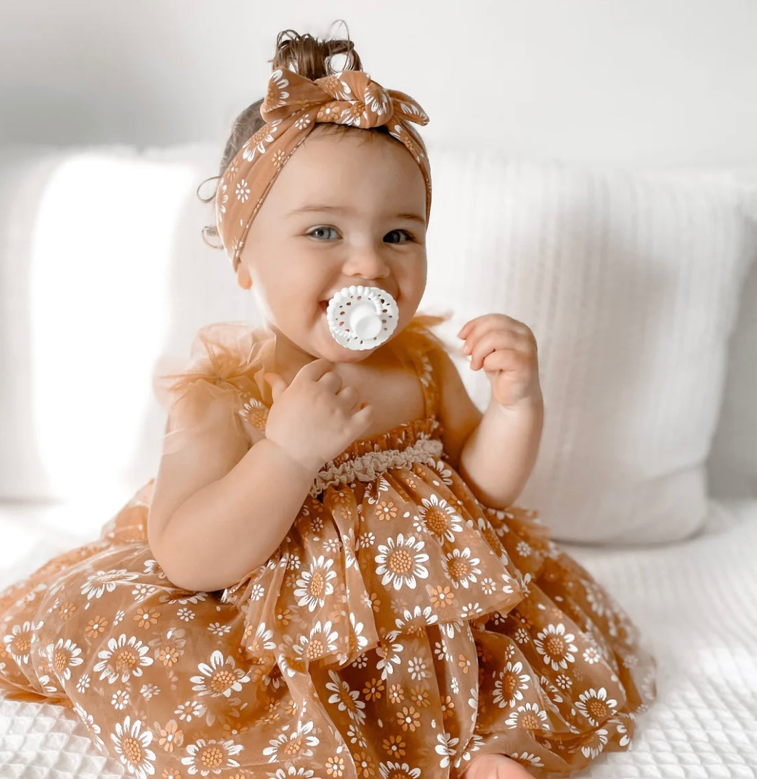 CMC Dummies Bloom Collection - White - Vented Teat