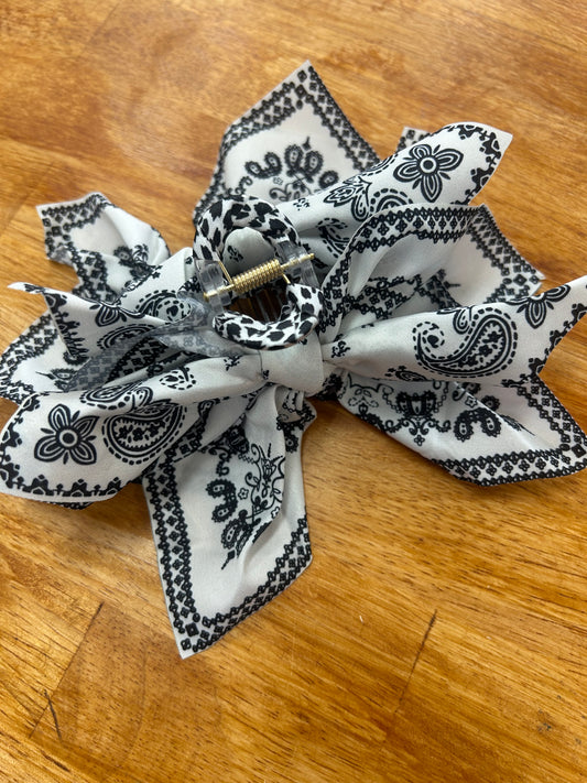 Black & White Fancy Claw Clip