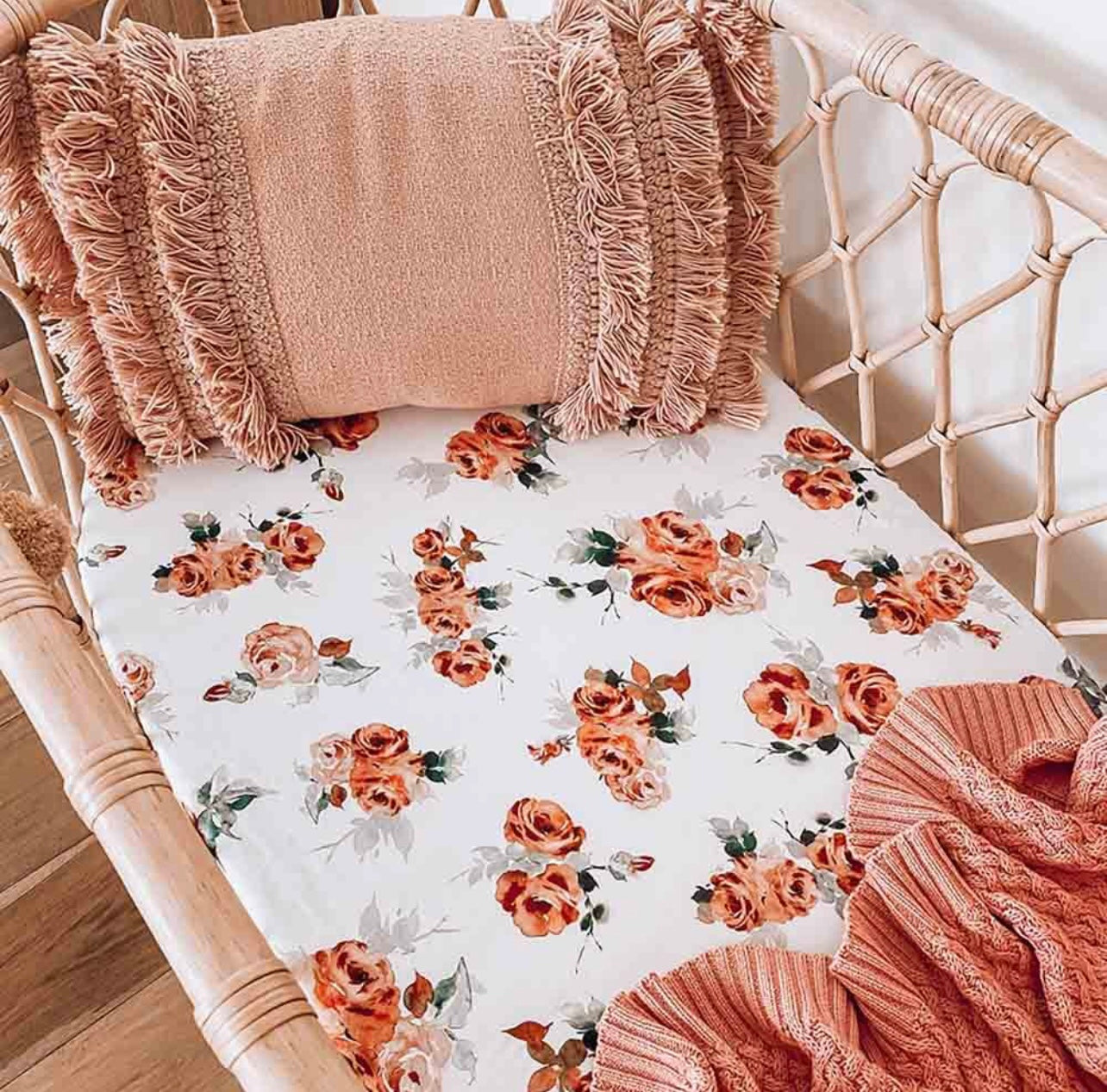 Rosebud Bassinet Sheet / Change Pad Cover
