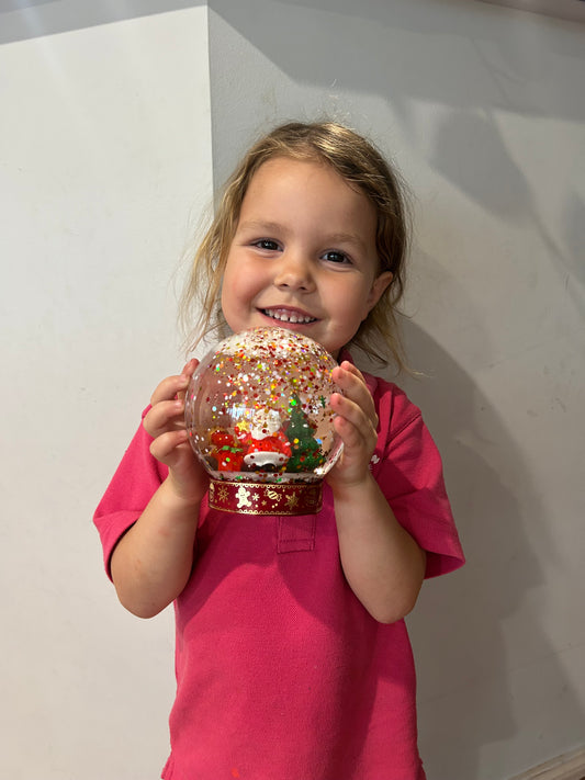 DIY Christmas Snow Globe