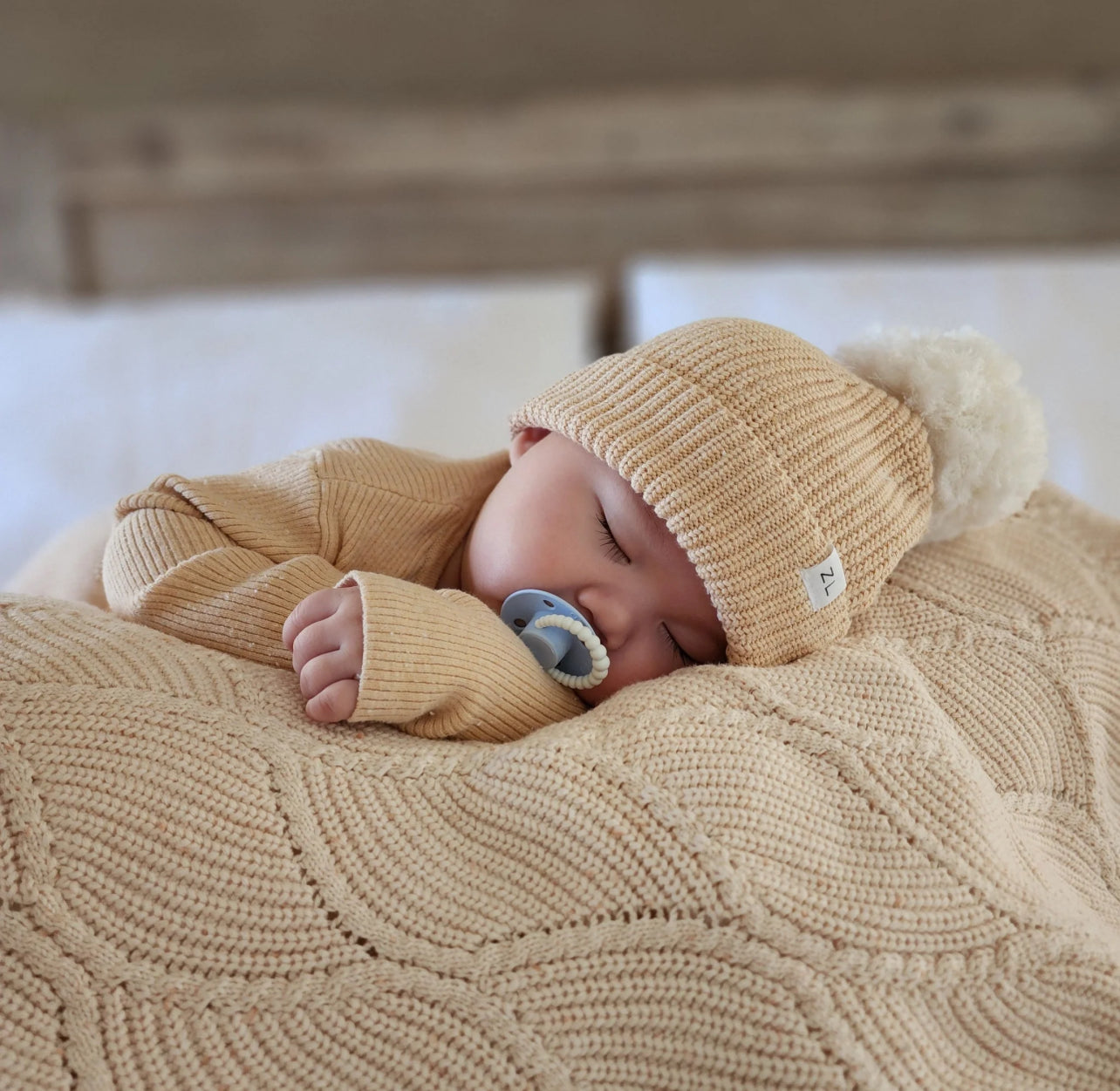 CMC Dummies GLOW In The Dark Range - Baby Blue - Vented Teat