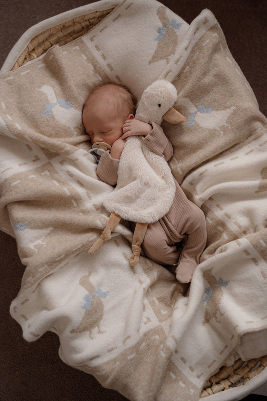 Goosey Gander Knitted Blanket