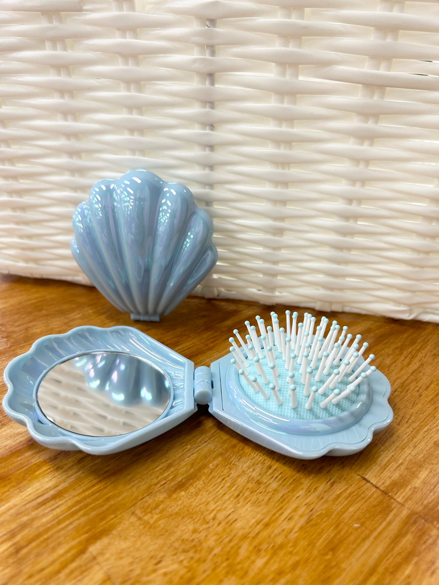 Shell Foldable Hairbrush