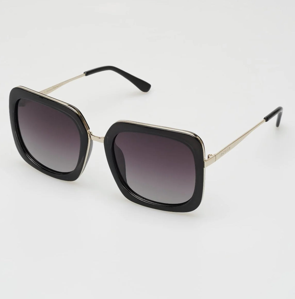 ALEX
Crystal Black I Smoke