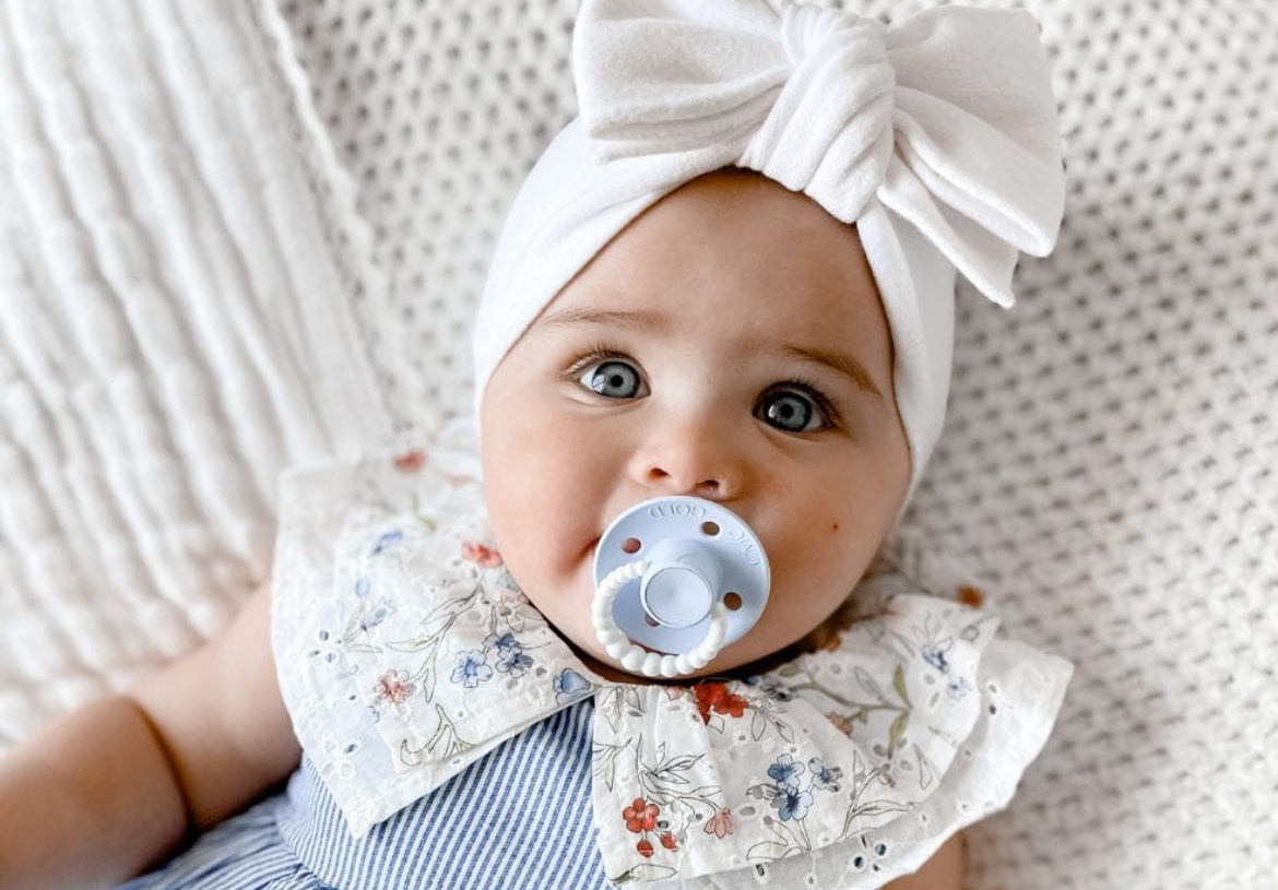 CMC Dummies GLOW In The Dark Range - Baby Blue - Vented Teat