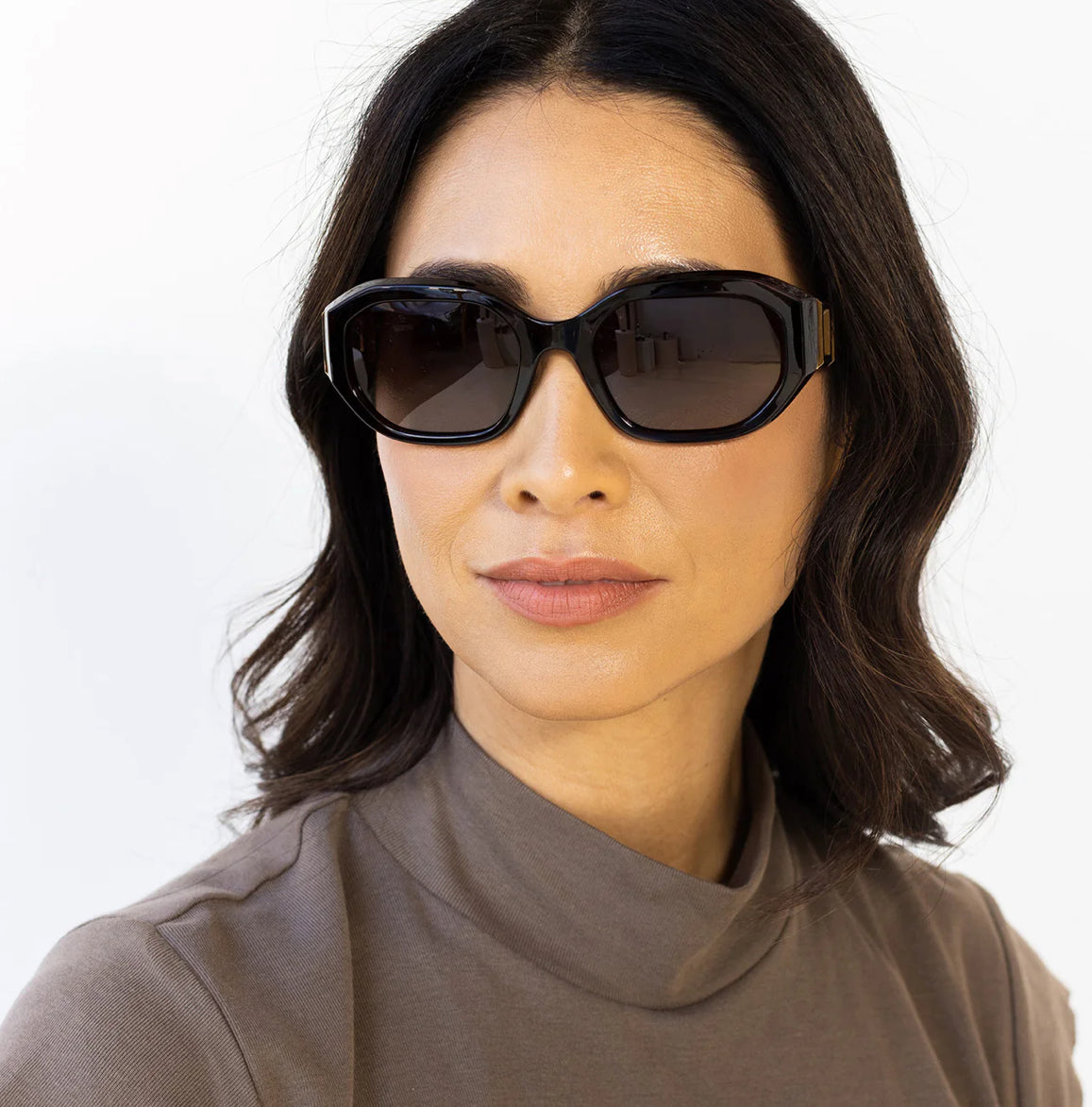 TEAGAN
Tortoiseshell I Brown