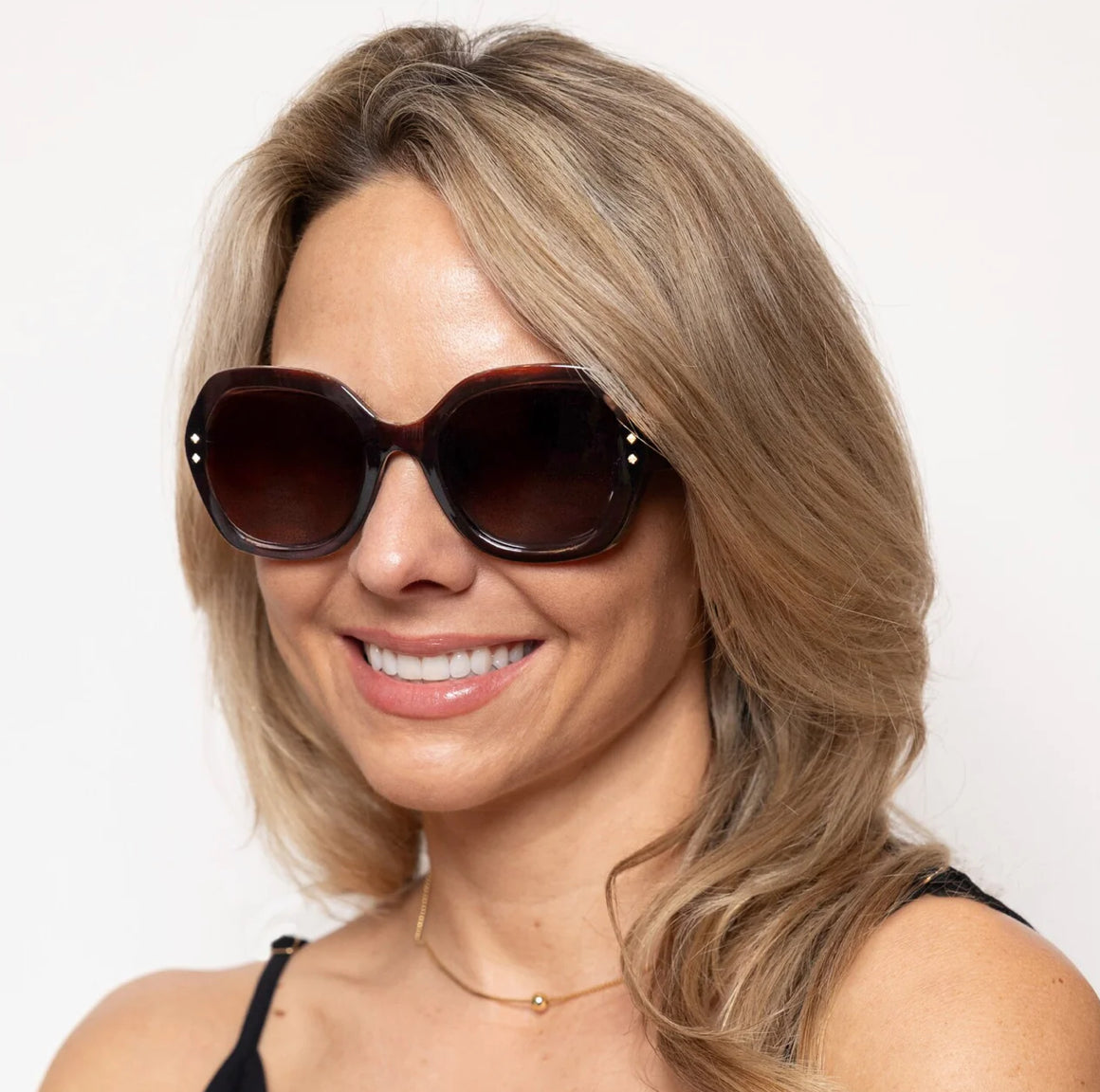 KAMILLA
Brown I Brown
