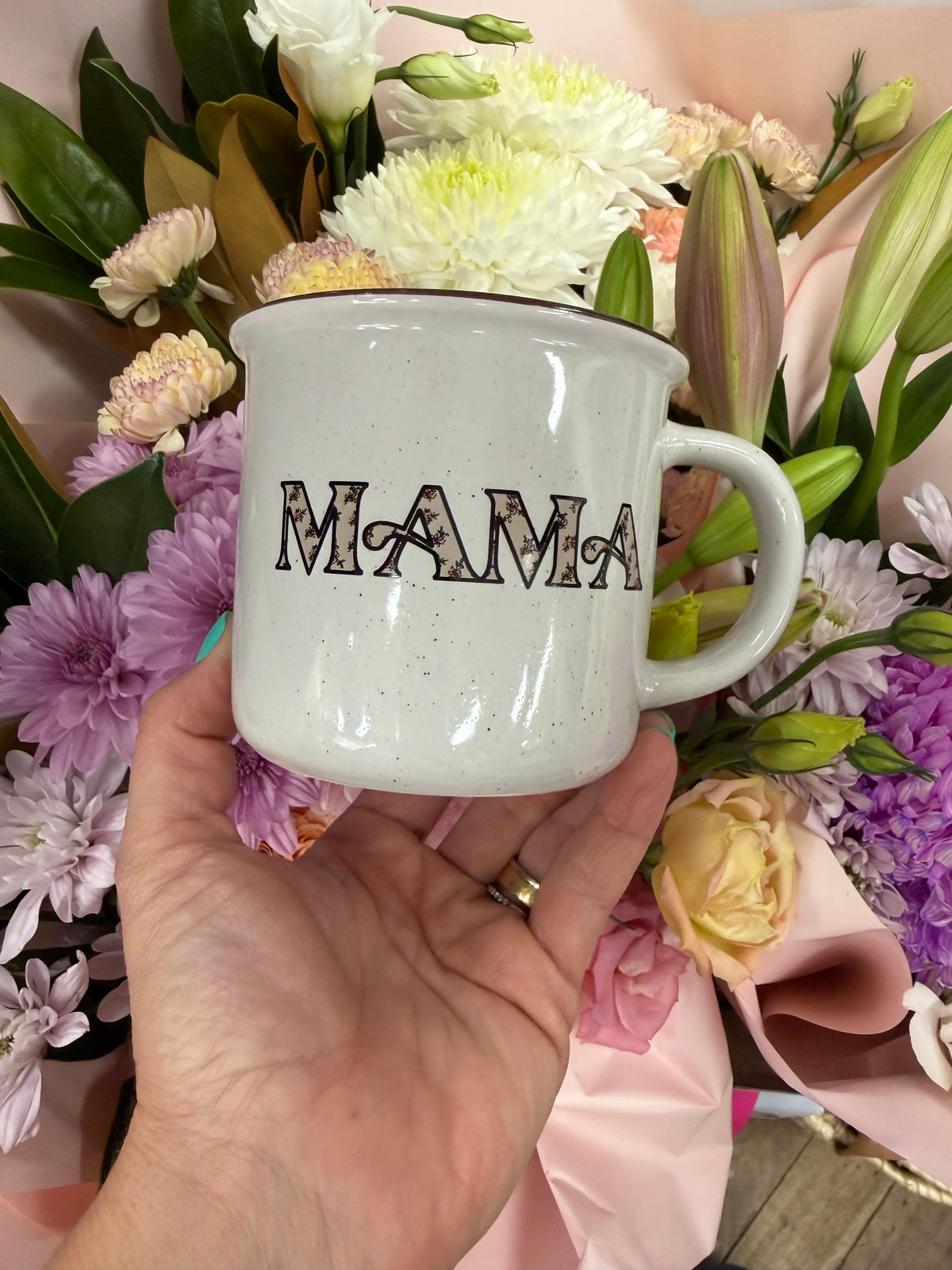 MUG: MAMA