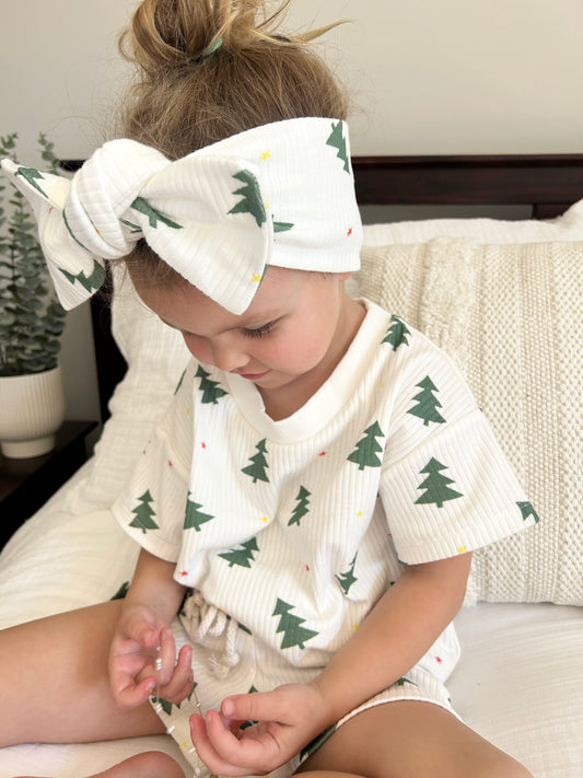 Twinkling Tree Oversized Christmas Bow